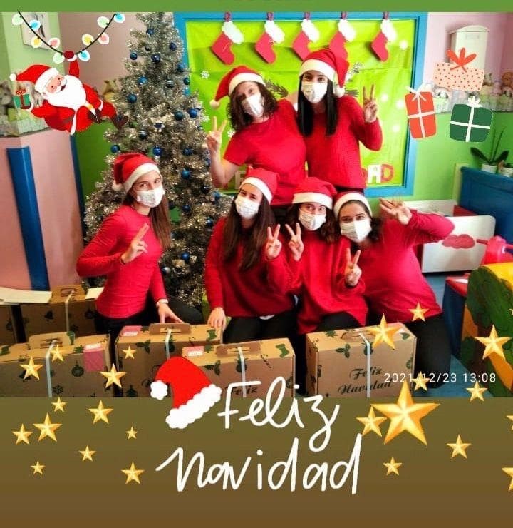 Os Pequerrechos, el Equipo Educativo y la dirección os desean Feliz Navidad