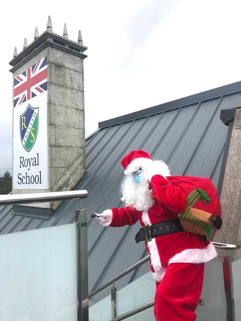 Papá Noel visita el Colegio British Royal School